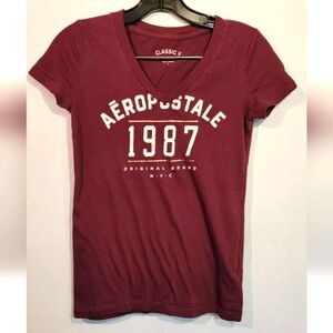 Aeropostale Women’s/juniors T Shirt fitted Small Maroon With Logo Classic V